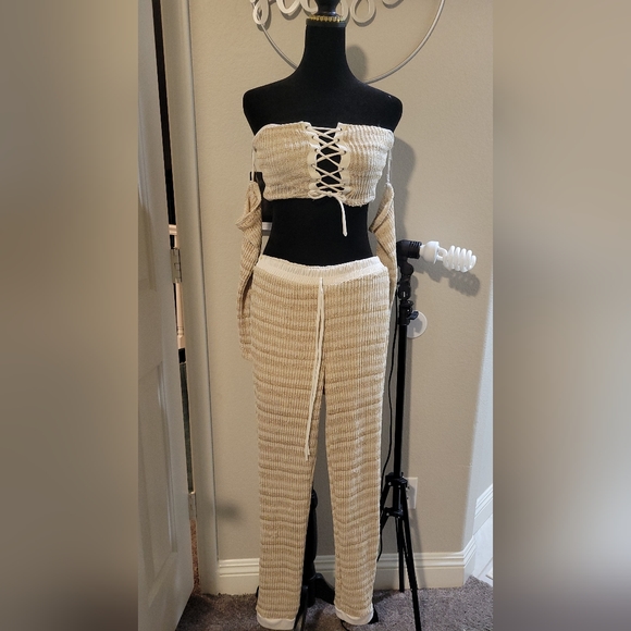 Two piece set - Picture 2 of 3